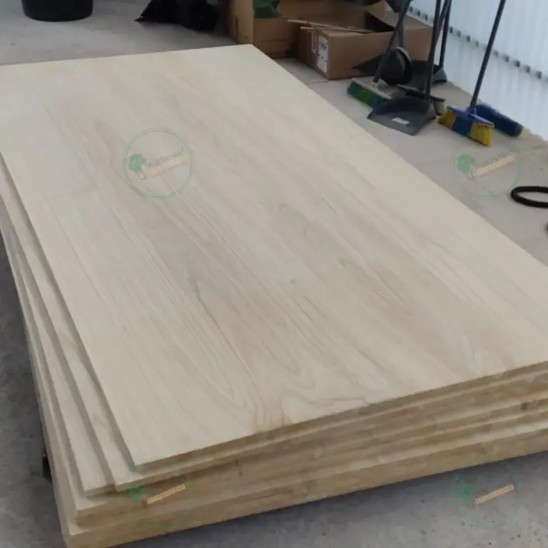 Мебельный щит из павловнии 2400x600x10 мм